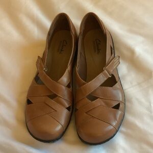 Clarks brown leather adjustable strap flats size 8
